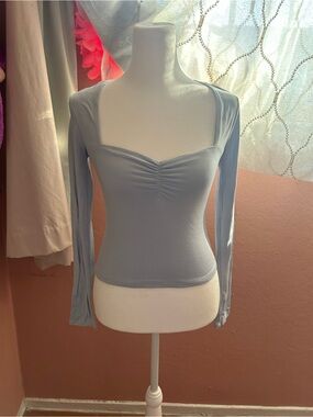 Square-Neck Long Sleeve Crop Top in Light Blue